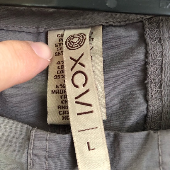 Super flattering mini dress - Picture 2 of 3